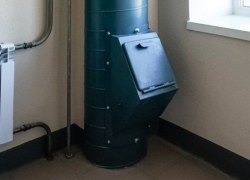 Жильцы домов не хотят, чтобы ликвидировали зловонные микробные мусоропроводы