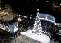 Кишинёв зажёг огни: в столице официально стартовали новогодние праздники