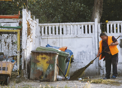 Труп неизвестного мужчины обнаружили на площадке для мусора на Чеканах 