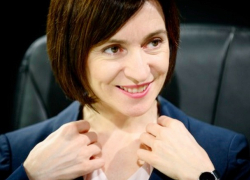 Майя Санду грозит прекращением внешнего финансирования в случае отправки правительства в отставку