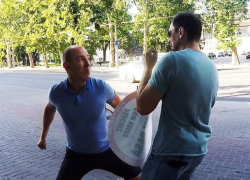 Активиста СтопХам попытались ударить во время рейда кулаком в лицо