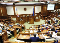 Канду пообещал частично поддерживать социалистов