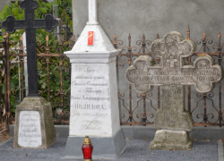 Восстановлены надгробия семьи статского советника Ивана Нелидова на Армянском кладбище Кишинева 