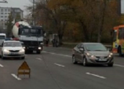 Упавший на автомобиль высоковольтный кабель испугал женщину в Кишиневе