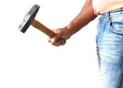 26-летний житель Фалешт забил молотком собственную бабушку