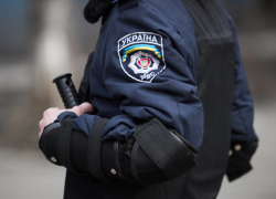 Полицейский из Украины сбежал в Молдову, оставив жену на границе