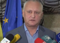 Некоторые представители власти планируют сбежать из Молдовы и ищут работу в МВФ и Всемирном банке, - Додон 