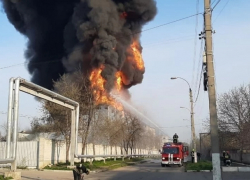 В Кишиневе пожар - горит объект в промышленном районе
