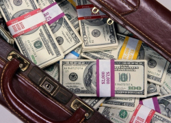 Куда делся миллиард? 25 миллионов леев от „Banca Socială”, отмытых в вине