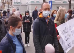 "Мы не призраки!" - обманутые кишиневцы протестовали перед зданием примэрии