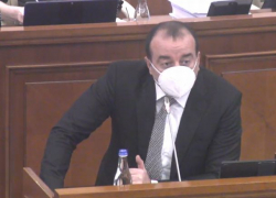 Срочно: парламент проголосовал за снятие иммунитета с Петра Жардана