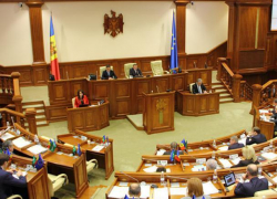 На задворках истории: Коммунисты и либералы не попали в парламент