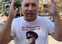 Прорумынский провокатор Синигур вырядился в футболку с изображением фашиста Антонеску