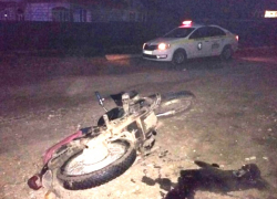 Воинственно настроенные молодые люди окружили полицейских, сбивших мотоциклиста в Гагаузии