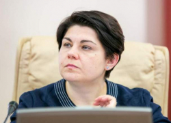 «Это не является официальной позицией правительства»: Гаврилица поспешила извиниться перед учителями  