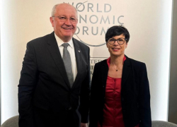 Кишинев демонстрирует реформы: встреча Мунтяну с еврокомиссаром в Давосе