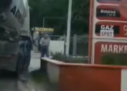 На Скулянке конфликт на дороге закончился ударами лопатой по корпусу «вражеского» автомобиля