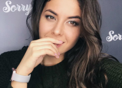 Красавица-брюнетка разоблачила измену мужа по опубликованному любовницей фото из его спальни