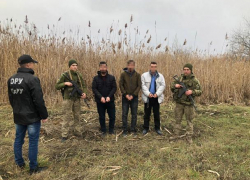 5 000 долларов с человека: полиция задержала мужчину, обиравшего беженцев из Украины
