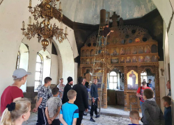 Огненный ад с уничтожением церкви устроили бандиты во Флорештском районе