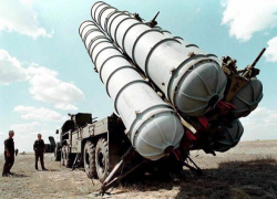 Срочно! Обломки ракеты С-300 упали в селе Кицканы