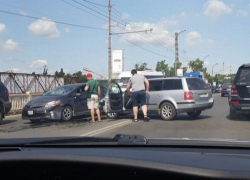Ещё одна авария на мосту по улице Измаильской, трафик затруднён