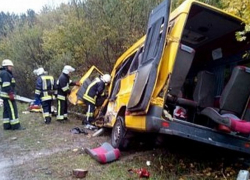 Дальнобойщик из Молдовы стал виновником гибели 4 человек на Украине, еще 13 пострадали 