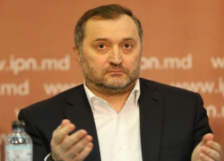 Неужели прогнулся? Филат влился в струю Майи Санду