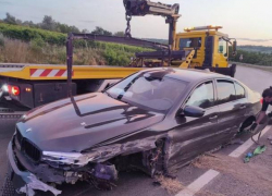 23-летний сотрудник автомойки угнал машину клиентки и разбил ее в ДТП