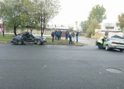 В результате аварии на Чеканах две машины оказались серьезно разбиты