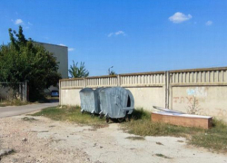 В Комрате возле больницы обнаружили безхозный гроб