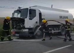 Экстренное тушение грузовика с горючим в Гагаузии попало на видео