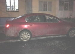 В Кишиневе борец с автохамами разбил дорогой Lexus и вызвал полицию