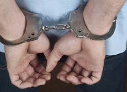 Во Флорештах НЦБК задержали еще одного полицейского