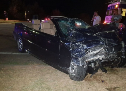 Сотрудник Министерства юстиции на BMW врезался в Mazda в Кишиневе: погиб подросток