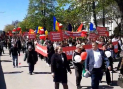 В Бельцах независимые депутаты Нестеровский и Лозован организовали Марш, посвященный 1 мая