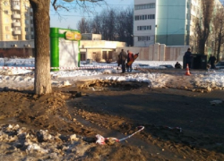 В Кишиневе в районе ЗАГСа на Ботанике образовалась дыра на месте асфальта