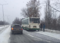 На Ботанике столкнулись легковушка и рейсовый автобус 33, следовавший в Добруджу 