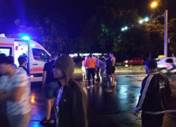 В столичном секторе Ботаника водитель сбил двух пешеходов и убежал