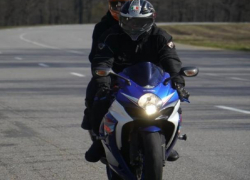 Трагедия в Кантемире: пьяный мотоциклист скончался после столкновения с мостом