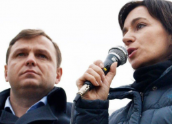 Санду и Нэстасе вышли в народ с просьбой помочь деньгами