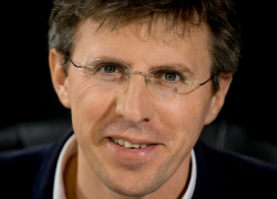 Параллельная реальность Дорина Киртоакэ - стена на реке Прут