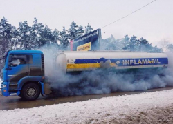 Опасно дымящийся бензовоз на дороге в Кишиневе испугал горожан