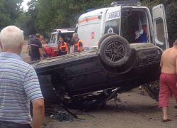 Один человек погиб и четыре пострадали в перевернувшемся автомобиле в пригороде Кишинева 