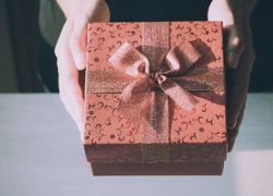 Молдаванку осудили на 20 часов общественных работ за сбор денег на подарок учителю школы