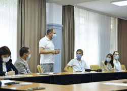 Ион Чебан - друг молодежи: генпримар принял участие в Муниципальном молодежном форуме