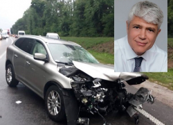 Дипломатическая авария: посол Швейцарии в Молдове и его жена попали в тройное ДТП на Украине