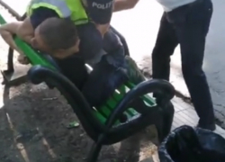 (18+) Задержание молдавского Джорджа Флойда попало на видео