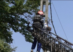 Сотрудника Gas Natural Fenosa ударило током во время работ по восстановлению линий электропередачи