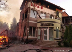 Сильнейший пожар уничтожил кафе в Бубуечь